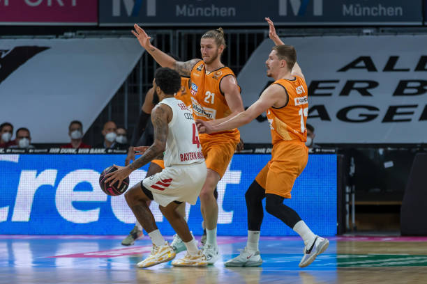 更关注他们 更关注他们